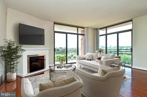 3650 S Glebe Rd #571, Arlington, VA 22202