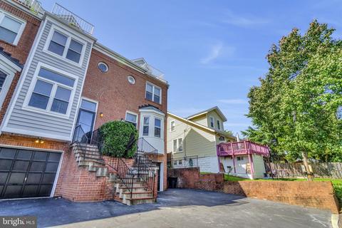 1910 N Veitch St, Arlington, VA 22201
