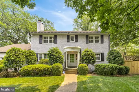 4730 36th St N, Arlington, VA 22207