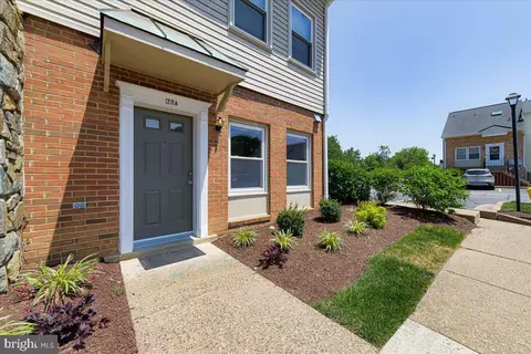 128 N Bedford St #A, Arlington, VA 22201