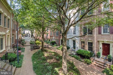 2413 13th Ct N, Arlington, VA 22201