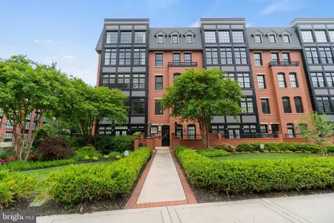 1700 Clarendon Blvd #113, Arlington, VA 22209