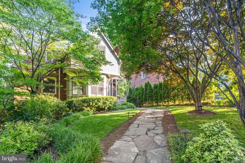 4904 15th St N, Arlington, VA 22205