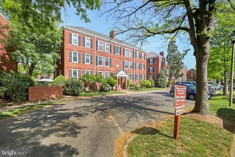 4819 30th St S #A2, Arlington, VA 22206