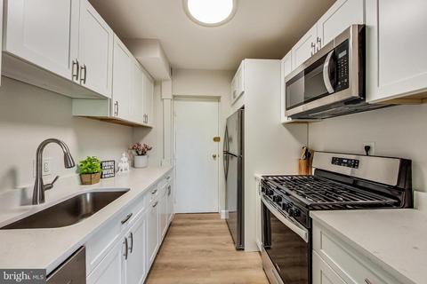 3701 5th St S #304, Arlington, VA 22204