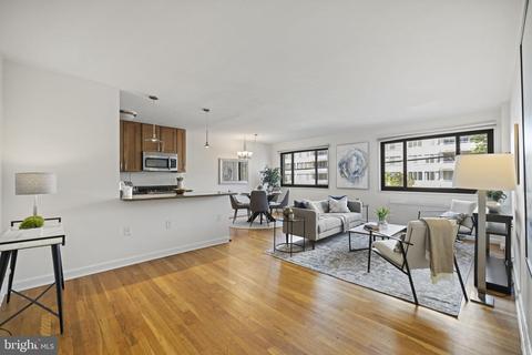 1200 S Arlington Ridge Rd #418, Arlington, VA 22202