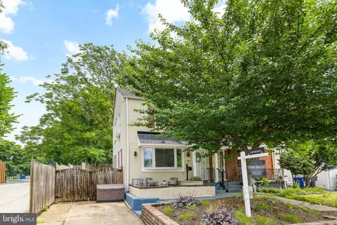 2117 S Pollard St, Arlington, VA 22204