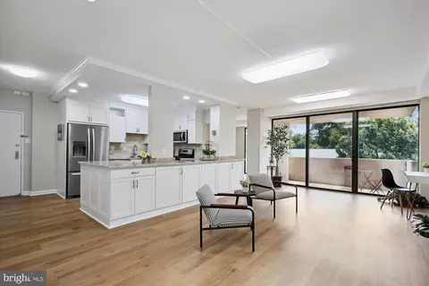 4141 N Henderson Rd #224, Arlington, VA 22203