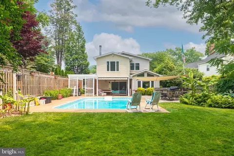 5888 14th St N, Arlington, VA 22205