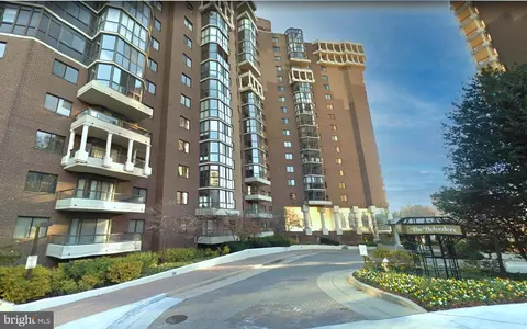 1600 N Oak St #717, Arlington, VA 22209