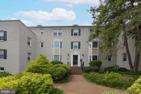 822 S Arlington Mill Dr #2-301, Arlington, VA 22204