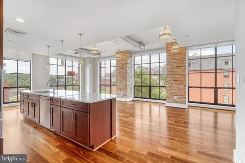 1615 N Queen St #502, Arlington, VA 22209