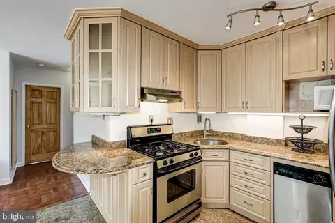 1021 Arlington Blvd #543, Arlington, VA 22209