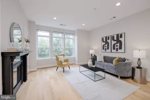 1633 N Colonial Ter #202, Arlington, VA 22209