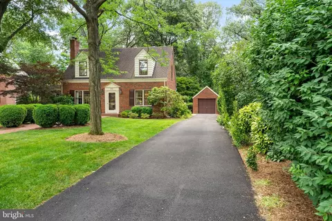 5420 17th St N, Arlington, VA 22205