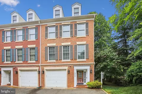 1015 N Kensington St, Arlington, VA 22205