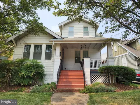 2607 18th St N, Arlington, VA 22201