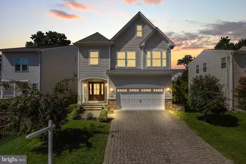 1720 N Cameron St, Arlington, VA 22207
