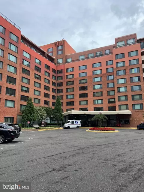 1011 Arlington Blvd #646, Arlington, VA 22209