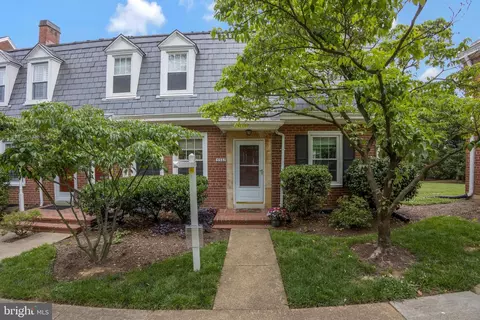 3567 S Stafford St, Arlington, VA 22206