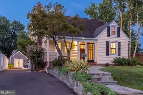 3516 6th St S, Arlington, VA 22204