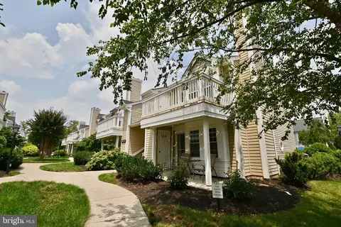 4517 28th Rd S #D, Arlington, VA 22206