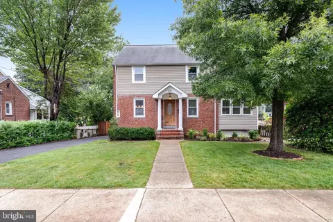 615 N George Mason Dr N, Arlington, VA 22203