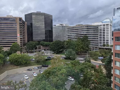 1111 Arlington Blvd #908, Arlington, VA 22209