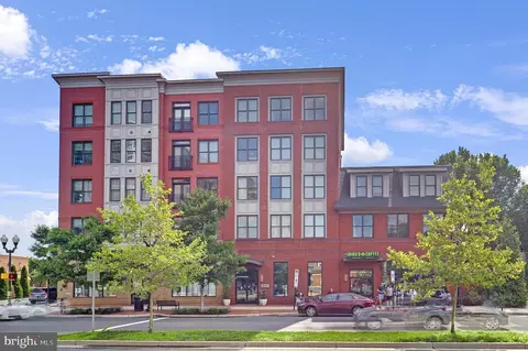 1107 S Walter Reed Dr #204, Arlington, VA 22204