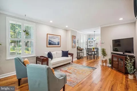 3416 S Utah St #B, Arlington, VA 22206