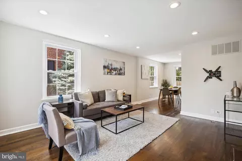 4211 35th St S, Arlington, VA 22206