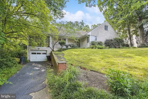 2507 N Lincoln St, Arlington, VA 22207