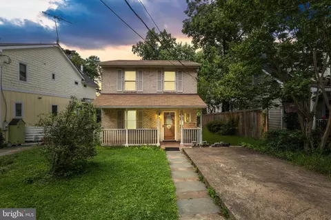 5723 8th St N, Arlington, VA 22205