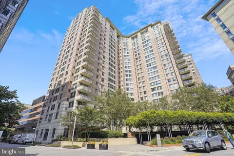 851 N Glebe Rd #607, Arlington, VA 22203