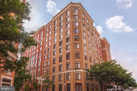 1201 N Garfield St #704, Arlington, VA 22201