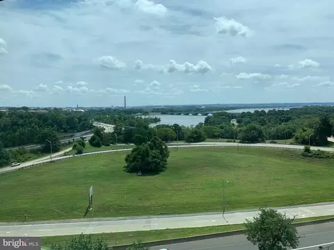 1011 Arlington Blvd #830, Arlington, VA 22209