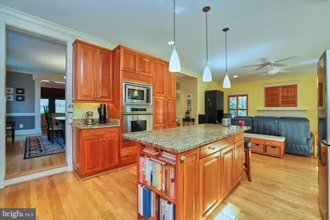 819 N Fillmore St N, Arlington, VA 22201
