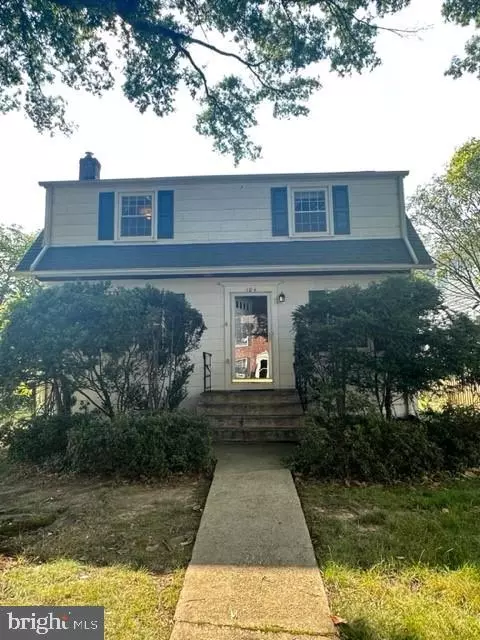 104 S Pershing Dr, Arlington, VA 22204