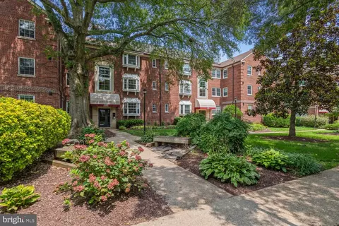 2111 N Scott St N #57, Arlington, VA 22209