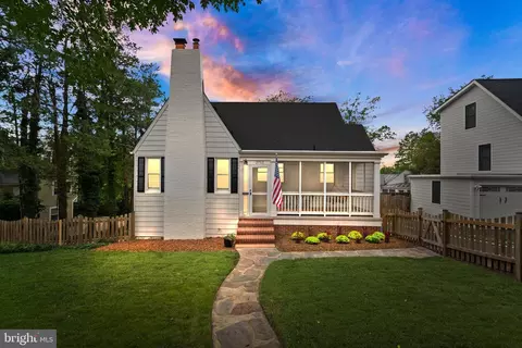 2712 S Arlington Ridge Rd, Arlington, VA 22202