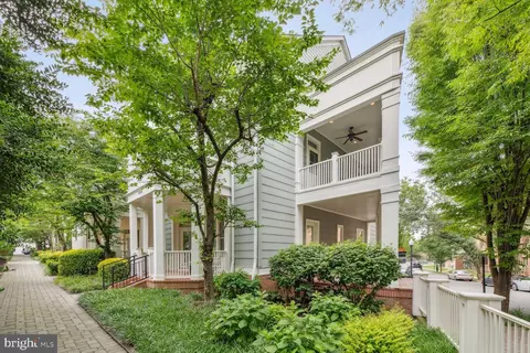 2038 N Oakland St, Arlington, VA 22207