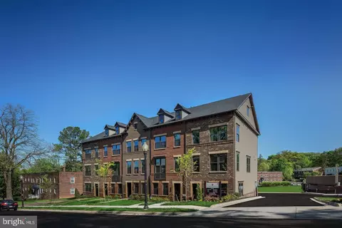 5713 10th Rd N #119, Arlington, VA 22205