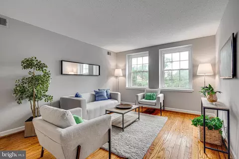 2854 S Abingdon St #B2, Arlington, VA 22206