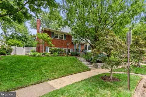 2758 S Ives St, Arlington, VA 22202