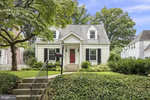 894 N Kentucky St N, Arlington, VA 22205