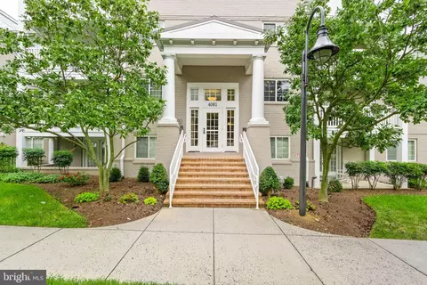 4081 S Four Mile Run Dr #304, Arlington, VA 22204