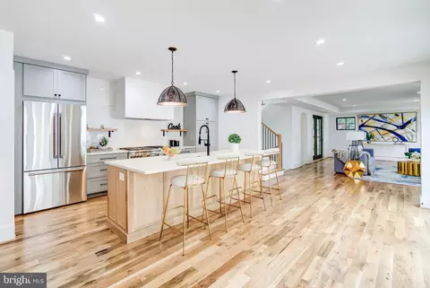 722 N Highland St, Arlington, VA 22201