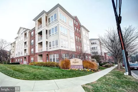 801 S Greenbrier St #420, Arlington, VA 22204