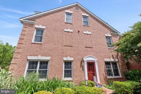 2252 S Garfield St #2, Arlington, VA 22206
