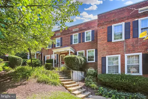 4843 28th St S #B, Arlington, VA 22206